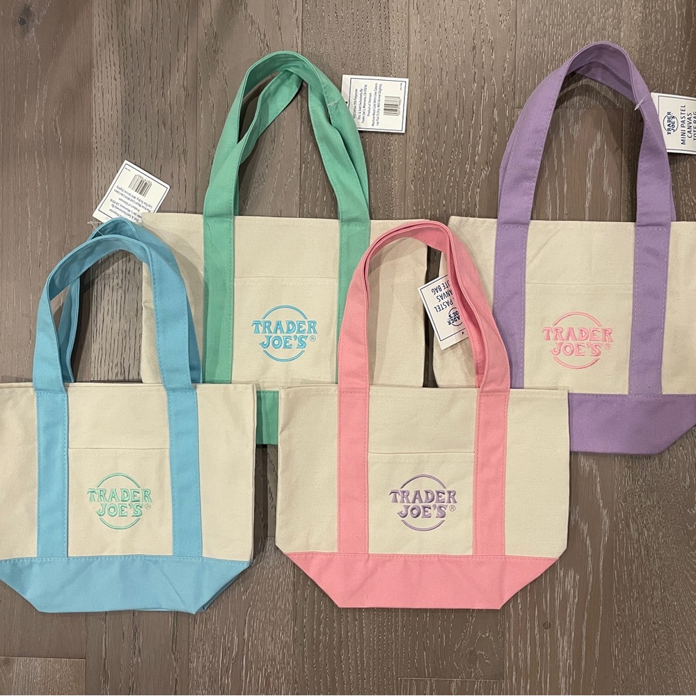 Trader Joe’s Mini Spring Totes NWT!